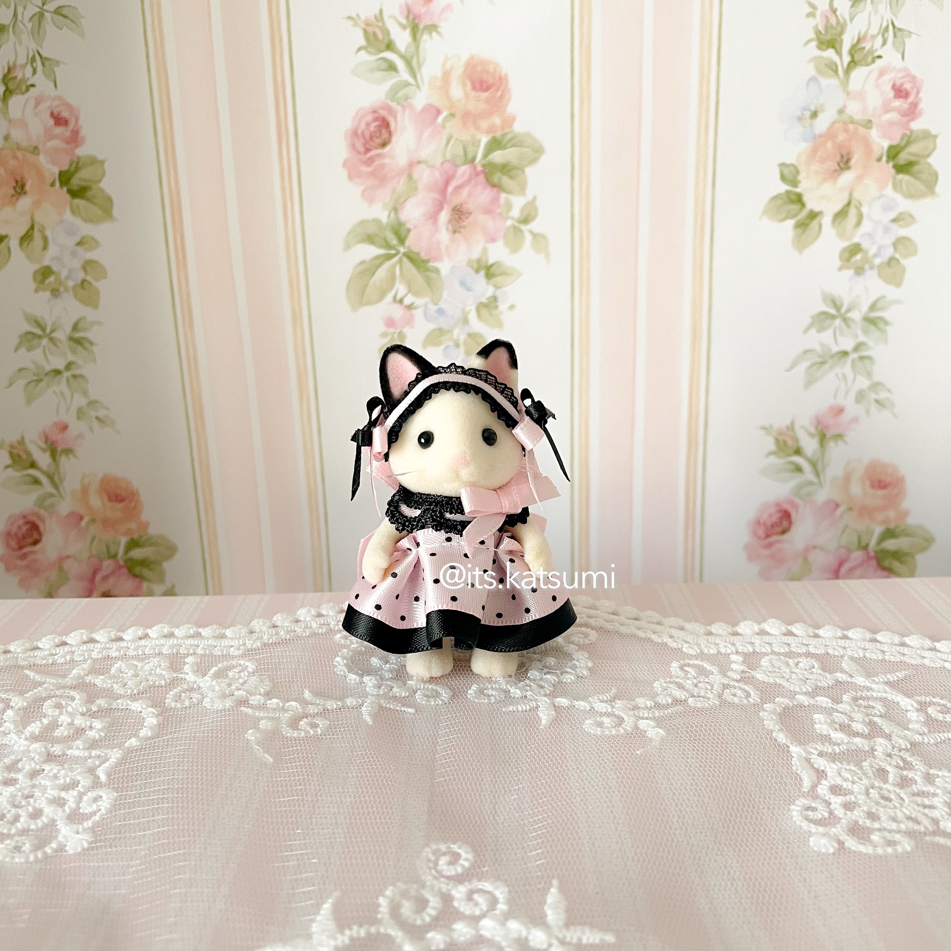 Real Calico Critter / Sylvanian Families ♡ Child Tuxedo Cat in a Kawaii Lolita Polkadot Dress