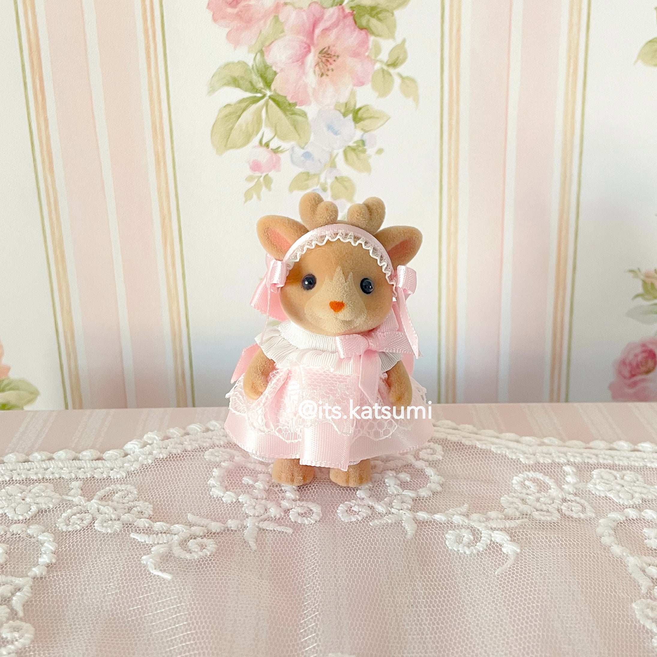 Real Calico Critter / Sylvanian Families ♡ Child Reindeer in a Kawaii Lolita Dress